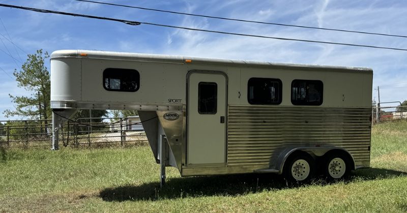 Used Horse Trailers for Sale
