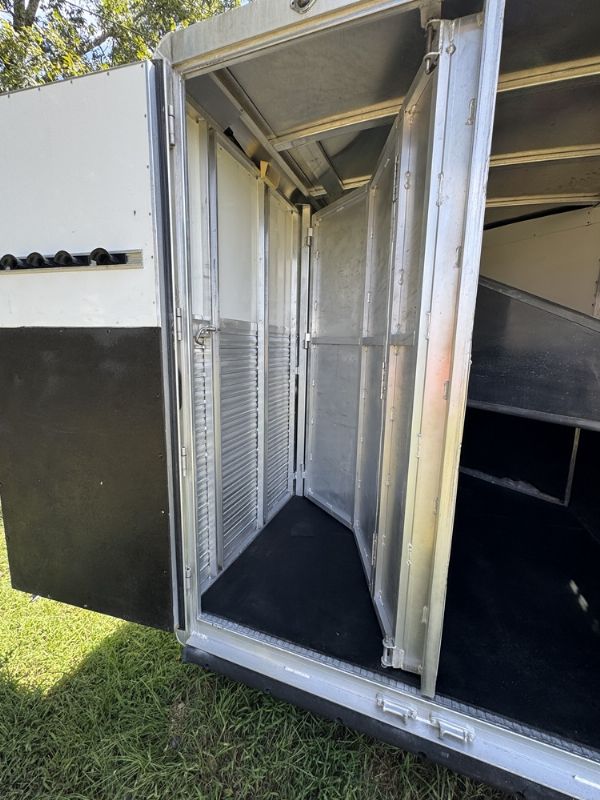 Used Horse Trailers for Sale