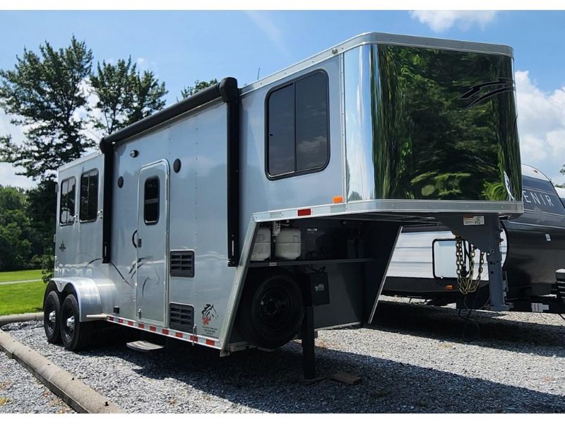 Used Horse Trailers for Sale