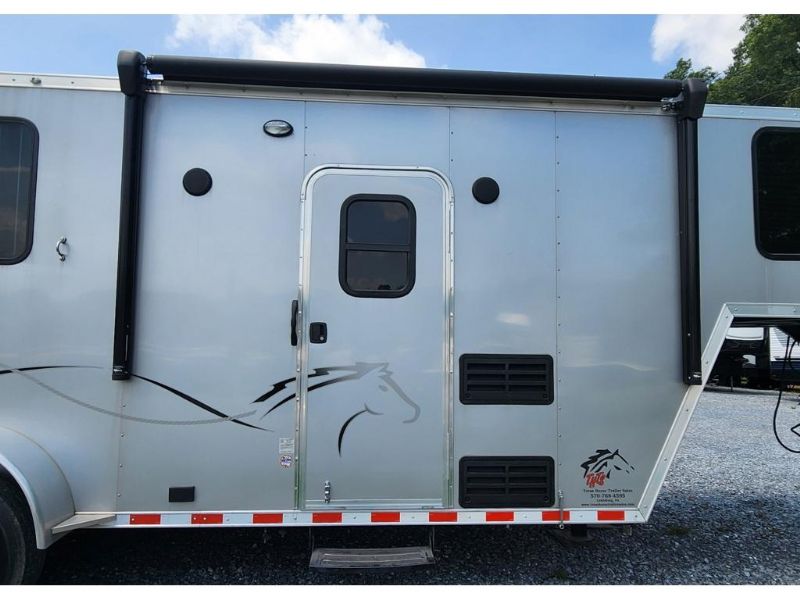 Used Horse Trailers for Sale