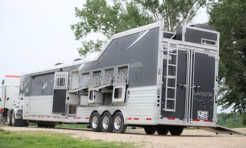 Used Horse Trailers for Sale