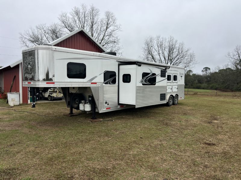 Used Horse Trailers for Sale