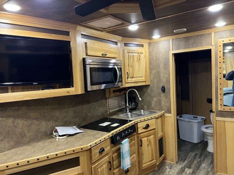 Used Horse Trailers for Sale