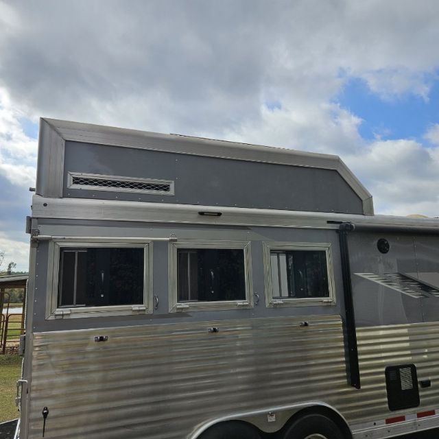 Used Horse Trailers for Sale