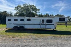 2001 Sundowner 7410LQ