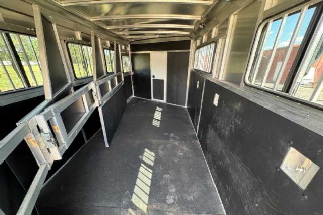 Used Horse Trailers for Sale