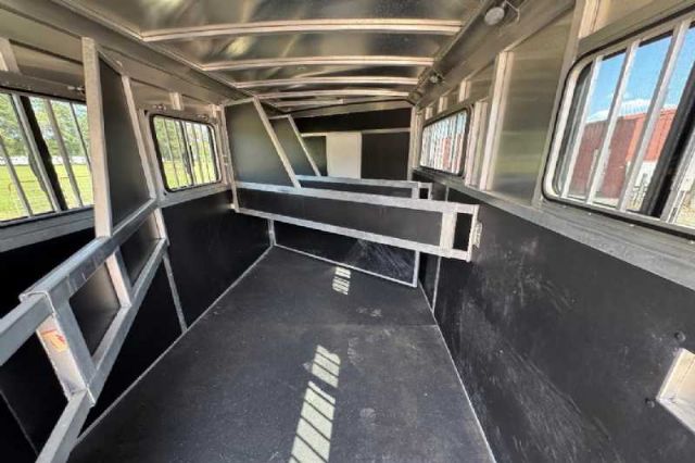 Used Horse Trailers for Sale