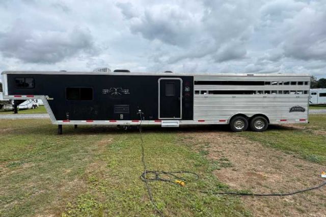 Used Horse Trailers for Sale