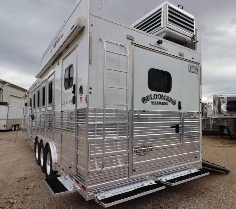 Used Horse Trailers for Sale