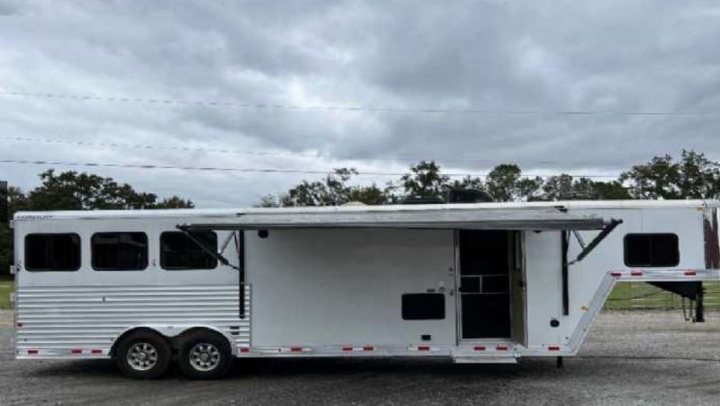 Used Horse Trailers for Sale