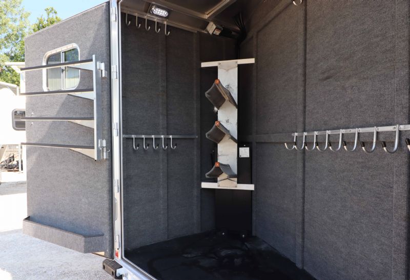 Used Horse Trailers for Sale