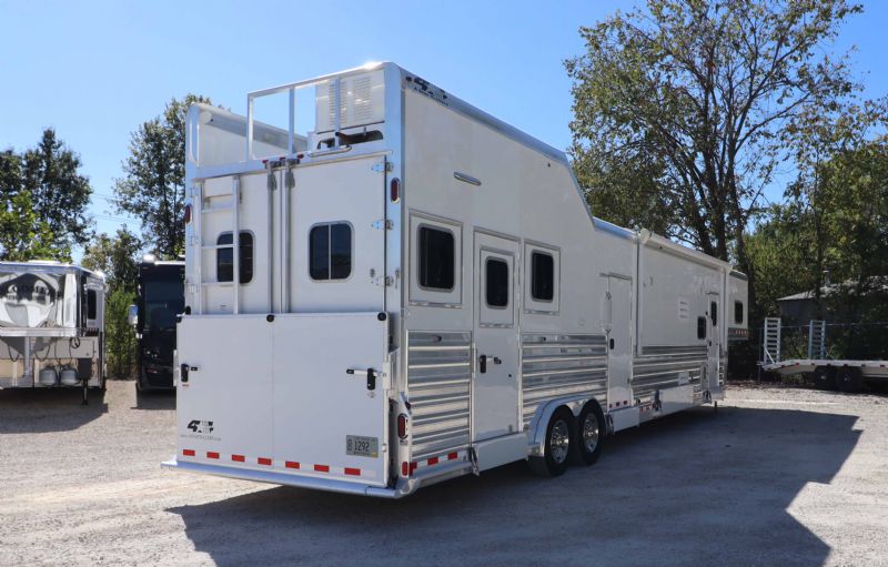 Used Horse Trailers for Sale