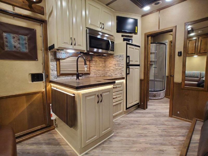 Used Horse Trailers for Sale