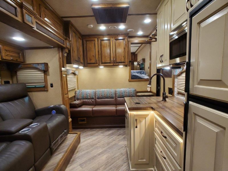 Used Horse Trailers for Sale