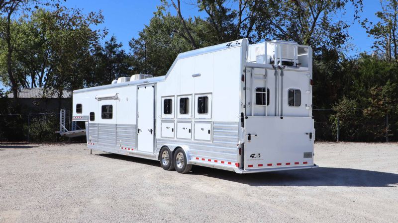 Used Horse Trailers for Sale