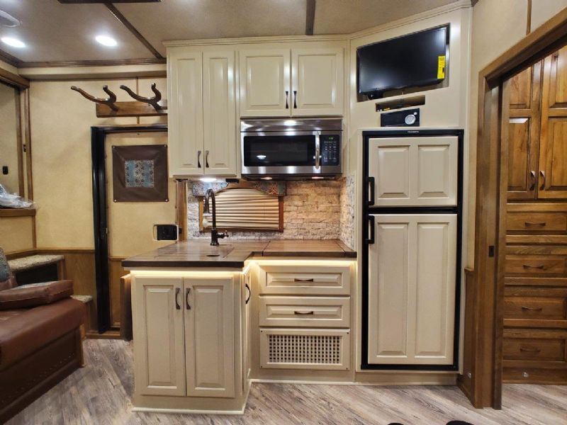 Used Horse Trailers for Sale