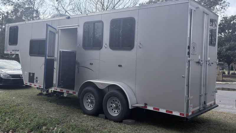 Used Horse Trailers for Sale