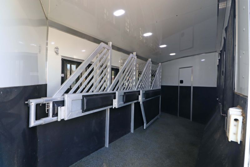 Used Horse Trailers for Sale