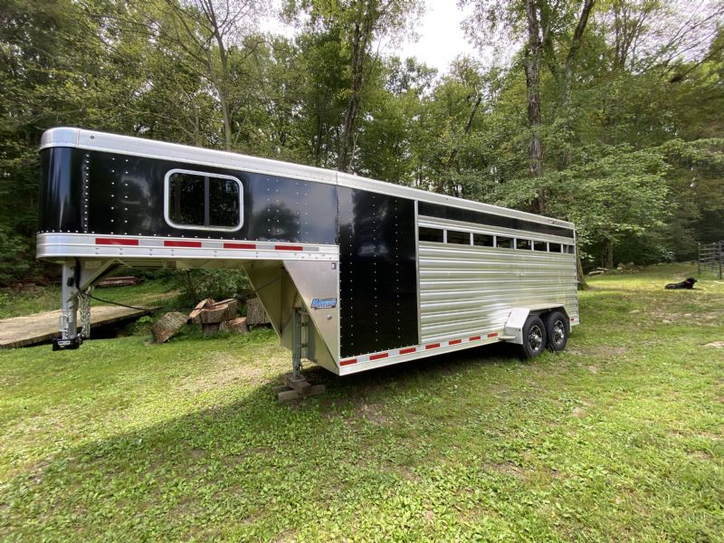 Used Horse Trailers for Sale