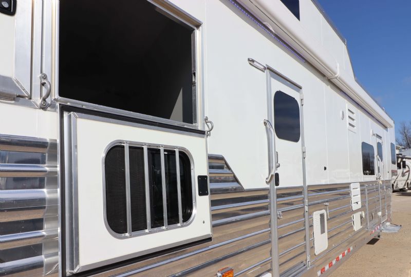Used Horse Trailers for Sale
