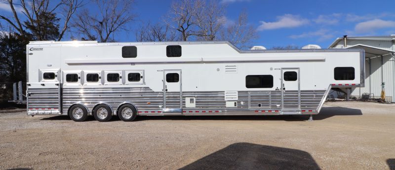 Used Horse Trailers for Sale