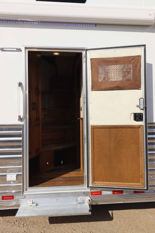Used Horse Trailers for Sale