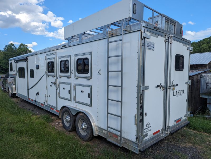 Used Horse Trailers for Sale