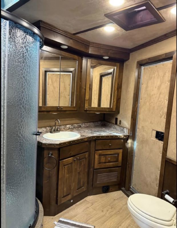 Used Horse Trailers for Sale