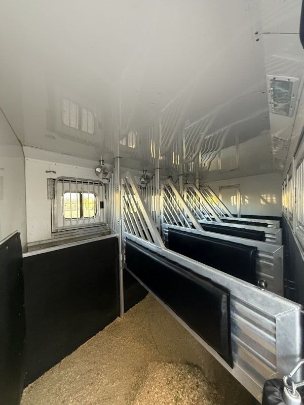 Used Horse Trailers for Sale