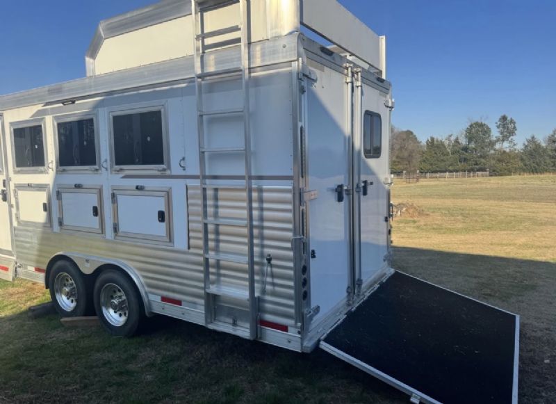 Used Horse Trailers for Sale