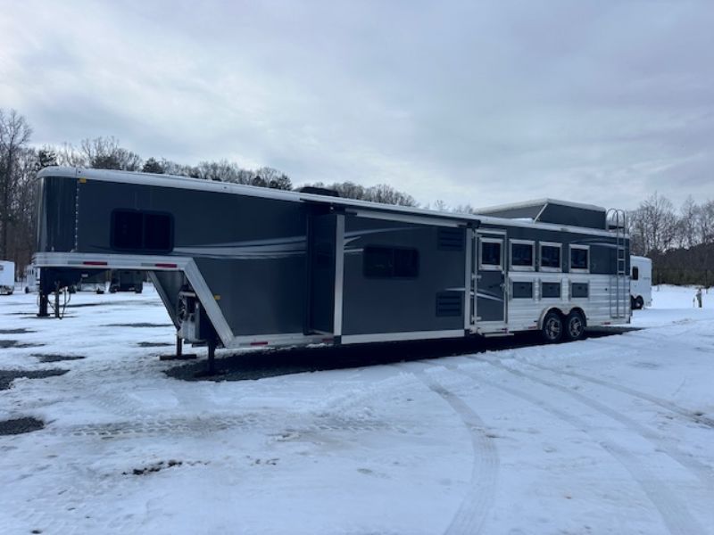 Used Horse Trailers for Sale