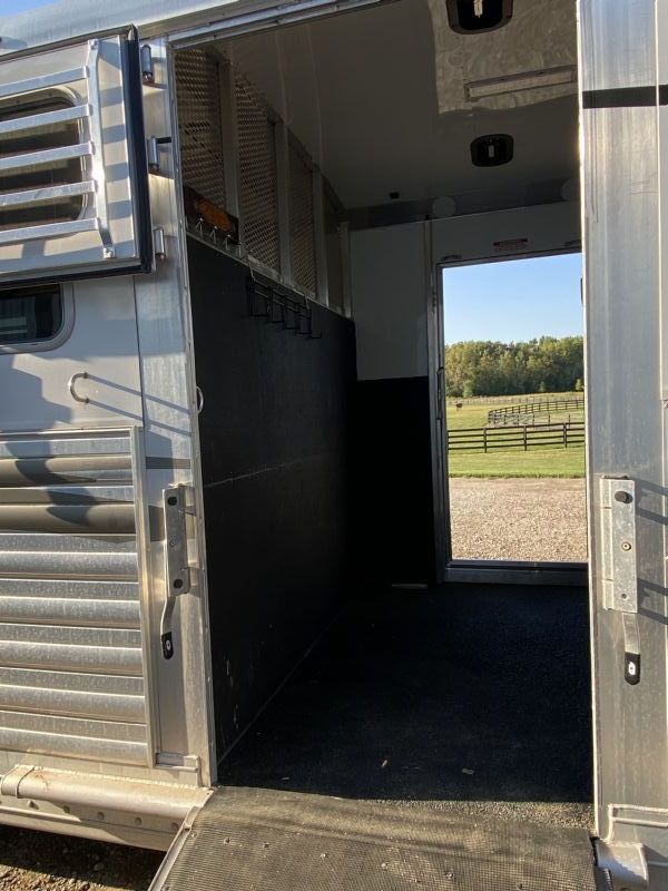 Used Horse Trailers for Sale