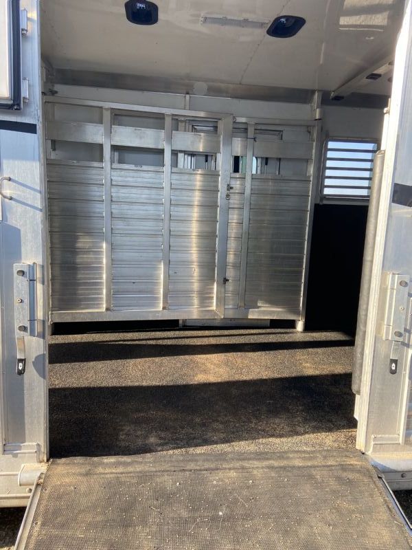Used Horse Trailers for Sale