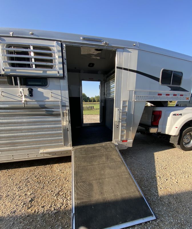 Used Horse Trailers for Sale