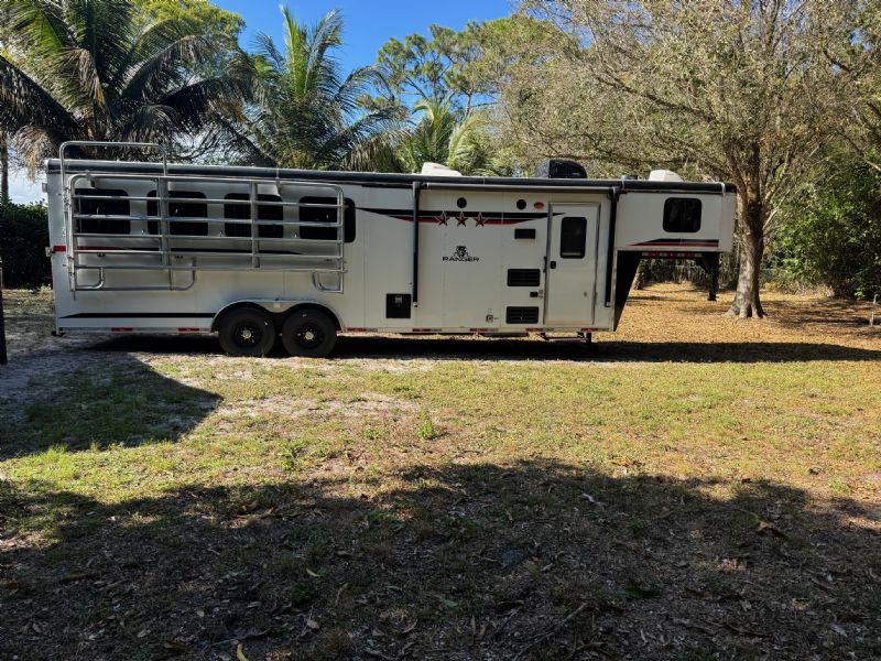 Used Horse Trailers for Sale