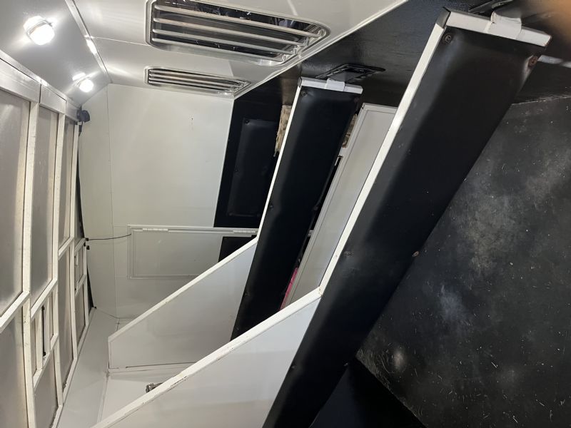 Used Horse Trailers for Sale