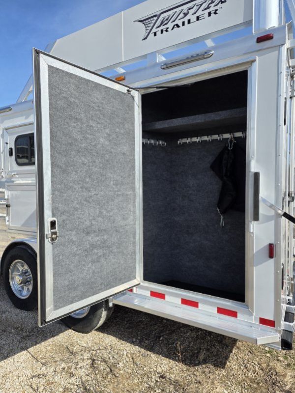 Used Horse Trailers for Sale