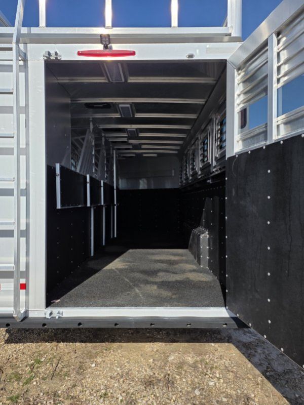 Used Horse Trailers for Sale
