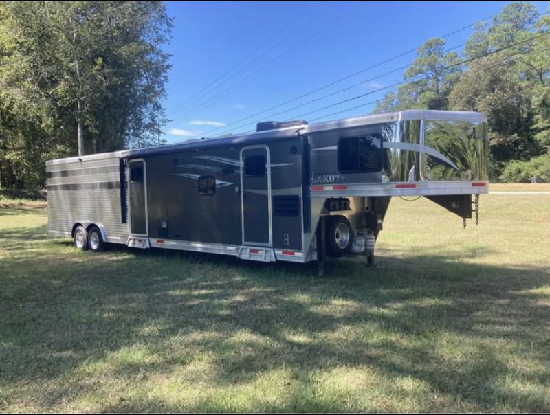 Used Horse Trailers for Sale