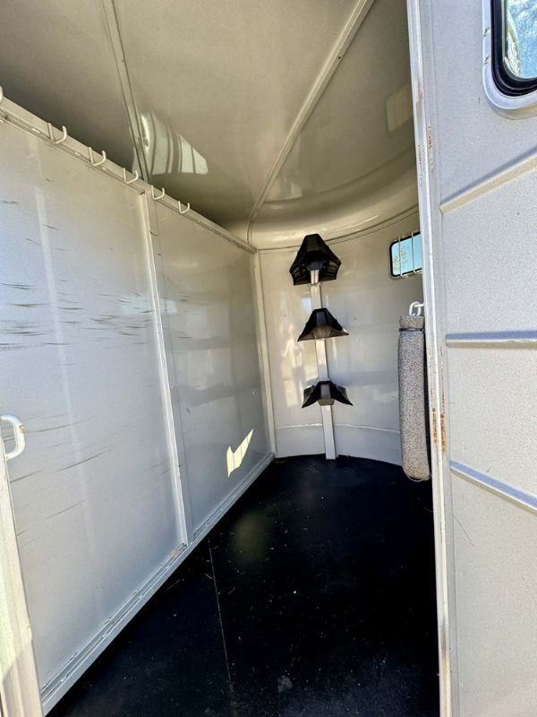 Used Horse Trailers for Sale
