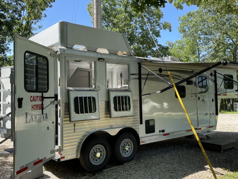 Used Horse Trailers for Sale