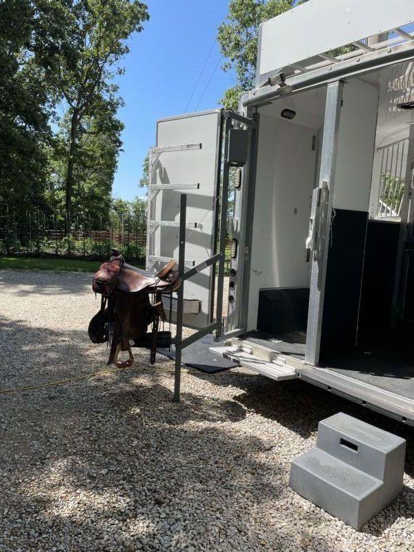 Used Horse Trailers for Sale