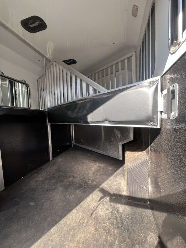 Used Horse Trailers for Sale