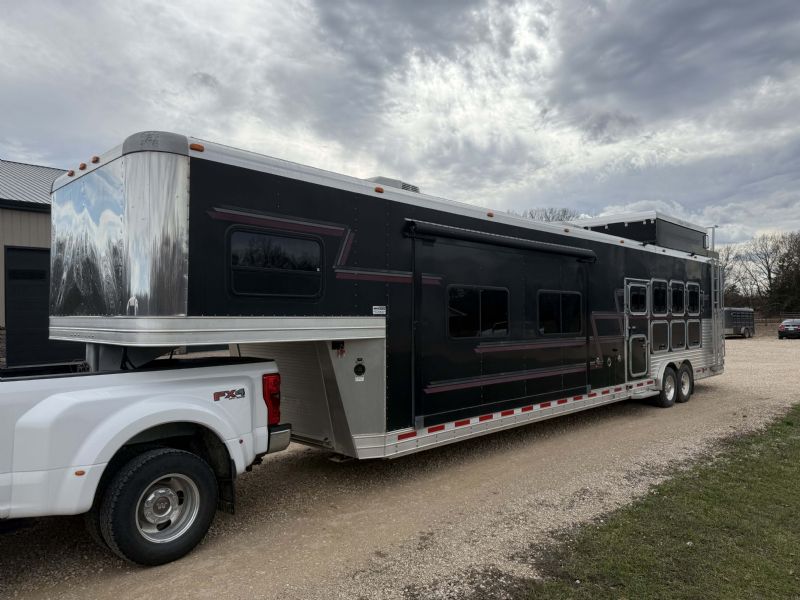 Used Horse Trailers for Sale