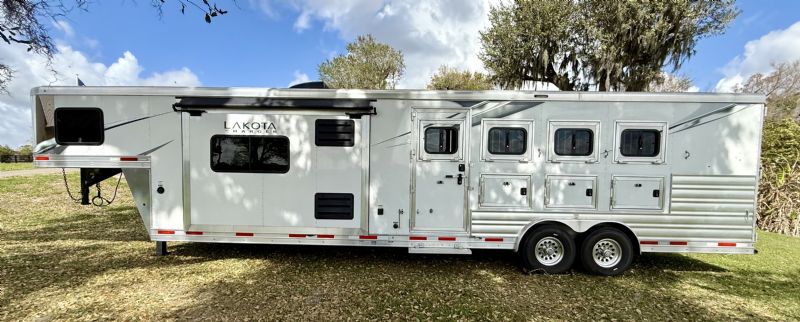 Used Horse Trailers for Sale