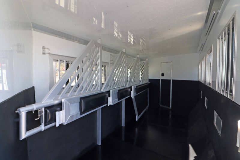 Used Horse Trailers for Sale