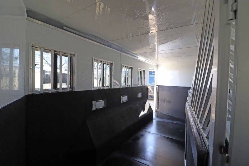 Used Horse Trailers for Sale