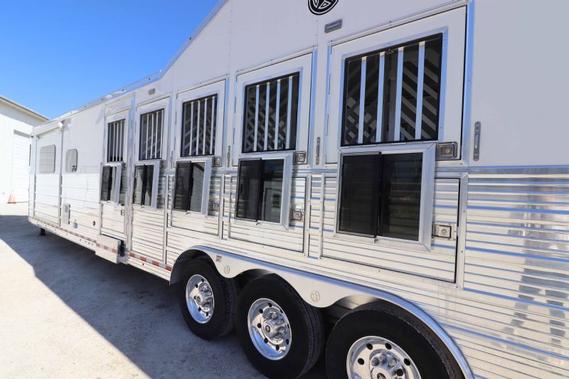 Used Horse Trailers for Sale