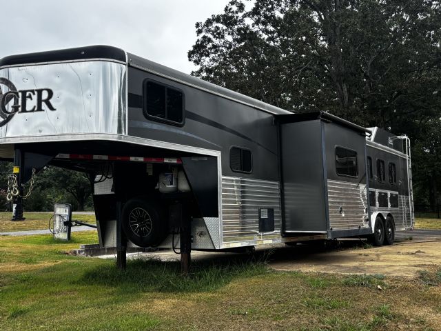 Used Horse Trailers for Sale