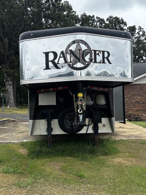 Used Horse Trailers for Sale